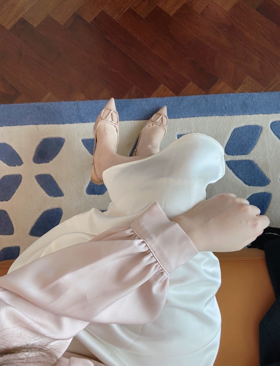 红杏微墙 tweet media