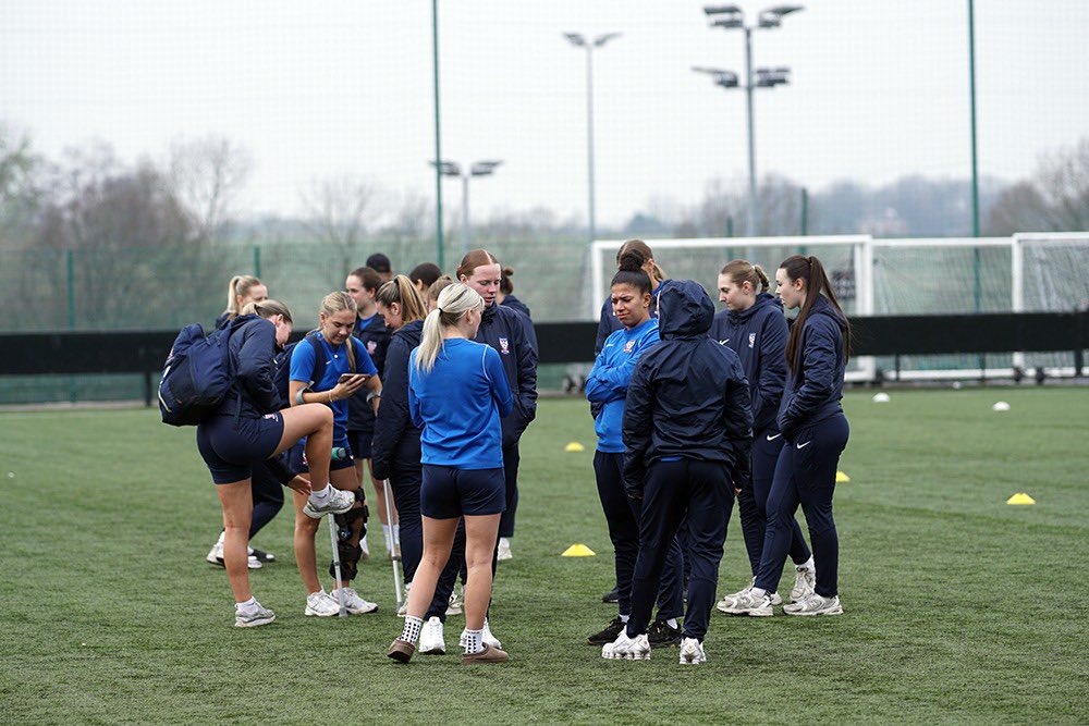YorkCityLFC's tweet photo. 👊 Arriving in style

📍 Life Leisure Stockport 

#YCLFC | #FAWNL https://t.co/3St5pNUG2x
