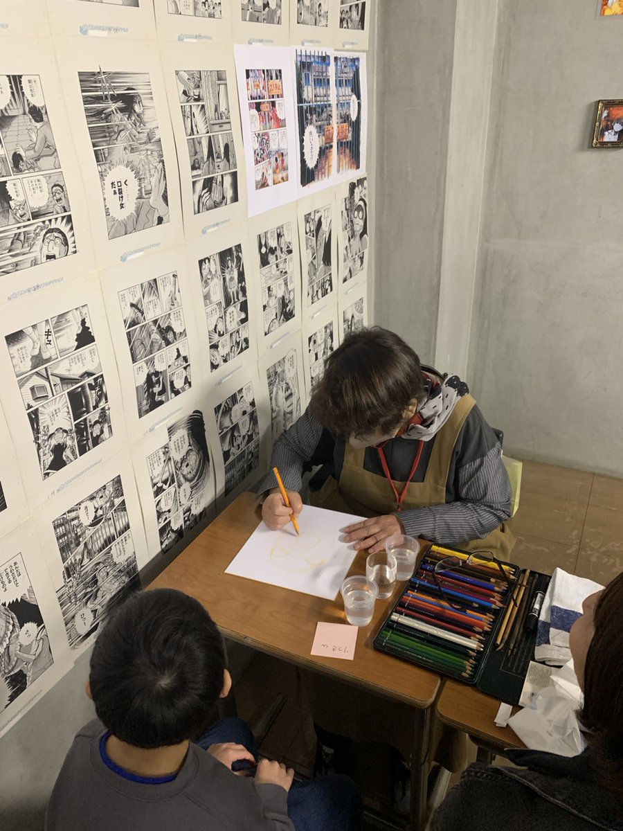 inukikanako1121's tweet photo. 本日はコワイモノ展ありがとう御座いました。
100名以上の方が15名限定似顔絵抽選に参加してくださいました。悲喜こもごもドラマがありました。 https://t.co/JRyQKxOjSE