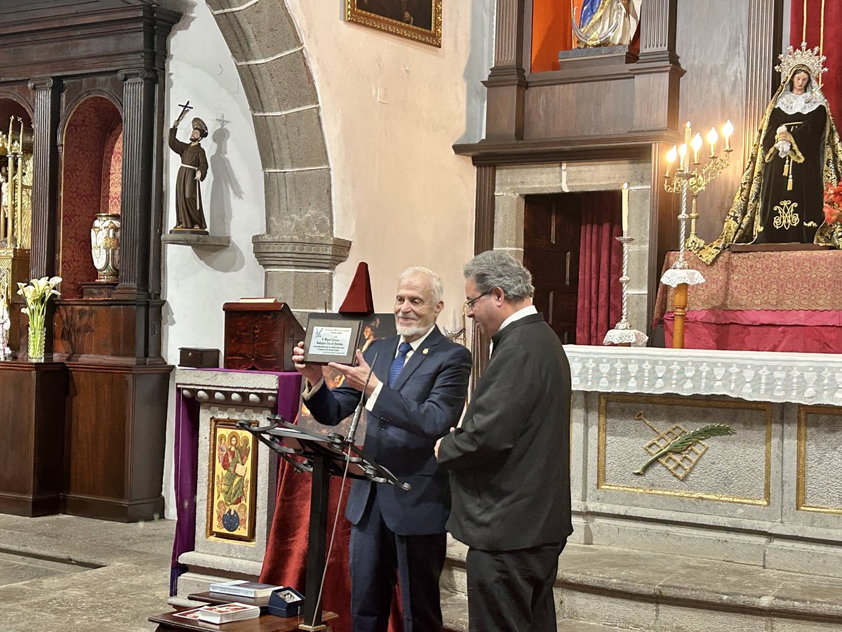 ParroquiaMSL's tweet photo. Pregón de #SemanaSanta2026 a cargo de D. Miguel Lorenzo Rodríguez Díaz de Quintana este sábado en el templo parroquial.
El acto concluyó con un recital de música sacra a cargo del coro parroquial Grande Voces de #SanLorenzo.

#SemanaSantaLPGC  #DiócesisdeCanarias https://t.co/sirZVbKXOZ