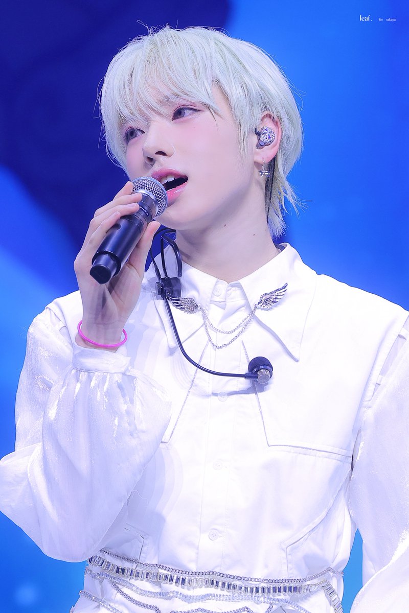 𝐥𝐞𝐚𝐟. tweet media