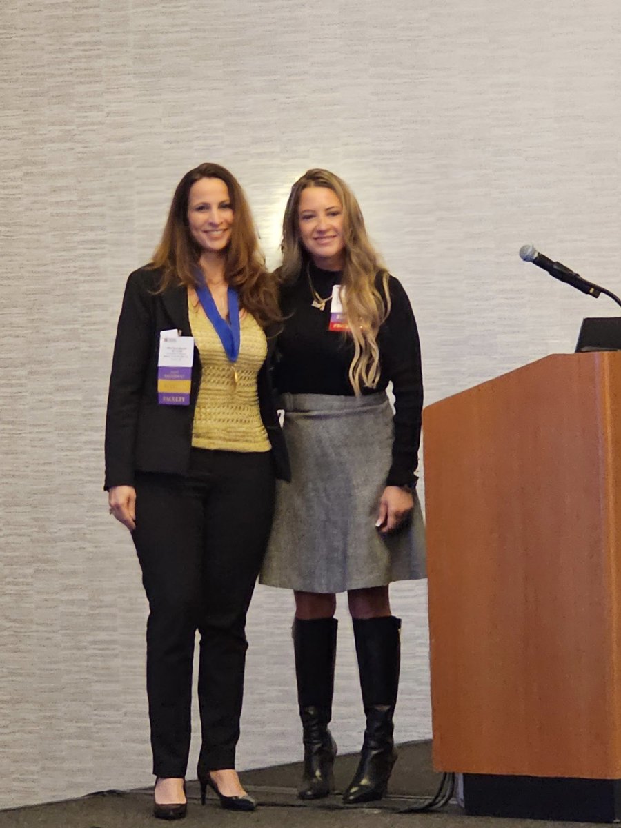 BitalSavirBMD's tweet photo. Truly honored to receive the Steven Pinsky Distinguished Service Award(Gold Medal). Dr. Pinsky’s career set the standard for leadership, mentorship and expanding access to care. Humbled to be connected to that legacy and motivated to keep pushing the field forward.
@tina_buehner https://t.co/ZvVOtdmiOU