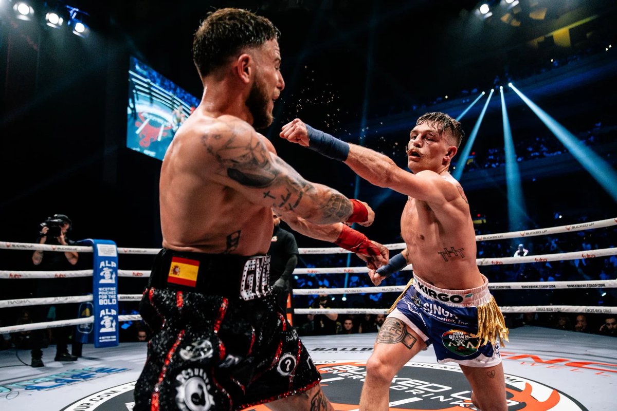 pelunaton's tweet photo. Por cierto, he podido ver ahora la pelea entre Nico Gaffie y Kai Stewart de BKFC y no soy para nada un experto en puntuar peleas a puño descubierto pero para mí esa pelea la gana Nico y ahora mismo debería ser el campeón mundial del peso pluma de BKFC #BKFC87 https://t.co/X6GYRSZFkV