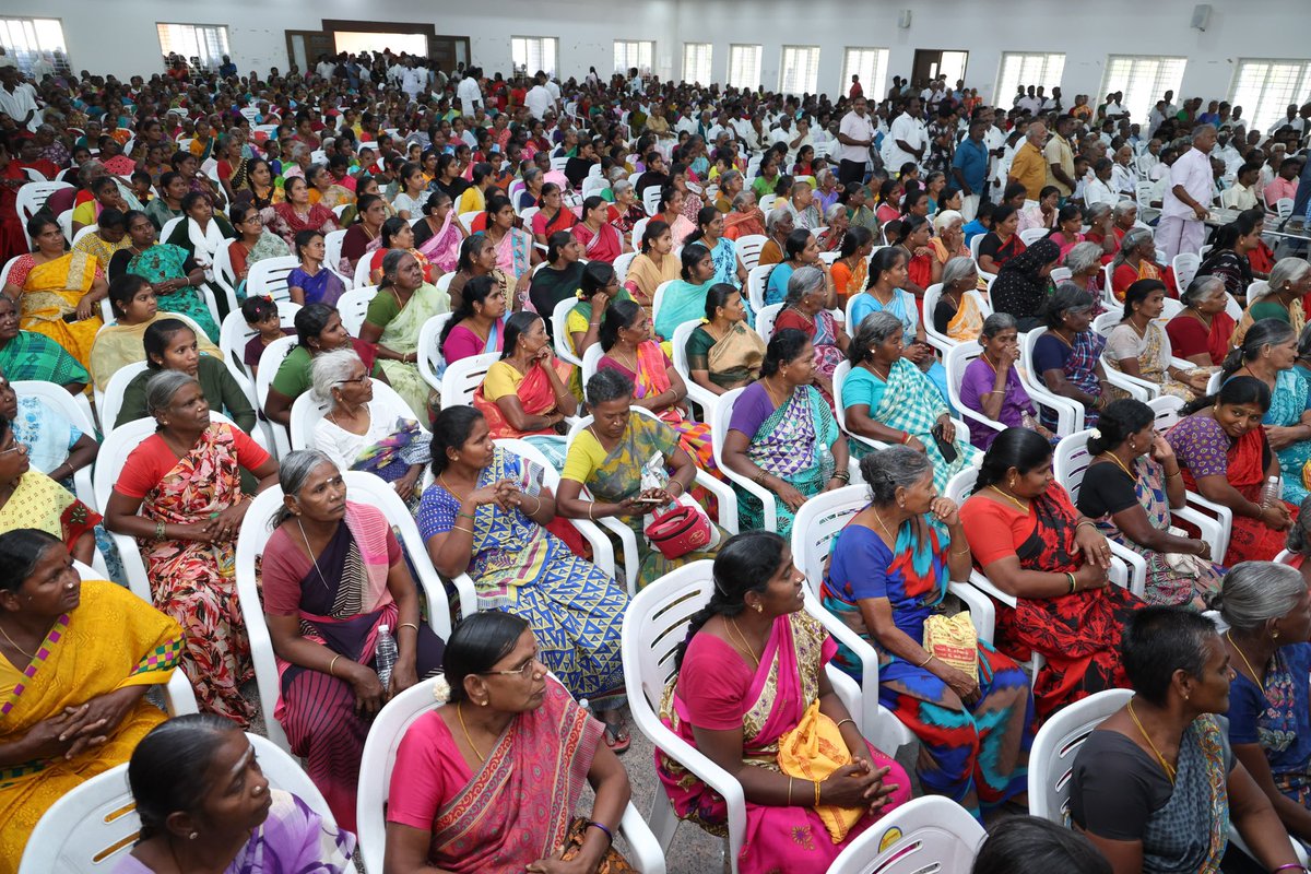 V_Senthilbalaji's tweet photo. இந்நிகழ்வில், மாண்புமிகு சட்டமன்ற உறுப்பினர்கள் , மாநில நிர்வாகிகள் தலைமை செயற்குழு, பொதுக்குழு உறுப்பினர்கள் மாவட்ட கழக நிர்வாகிகள், பகுதி கழக நிர்வாகிகள், வட்டக் கழக நிர்வாகிகள், பூத்(மண்டல ) பொறுப்பாளர்கள், பூத் கமிட்டி நிர்வாகிகள், மாவட்டம், பகுதி, வார்டு சார்பு அணி அமைப்பாளர்கள் மற்றும் துணை அமைப்பாளர்கள், கழக முன்னோடிகள்,
உள்ளாட்சி பிரதிநிதிகள் மற்றும் மதச்சார்பற்ற முற்போக்கு கூட்டணி கட்சிகளின் நிர்வாகிகள் கலந்துக் கொண்டனர்.. (2/2)