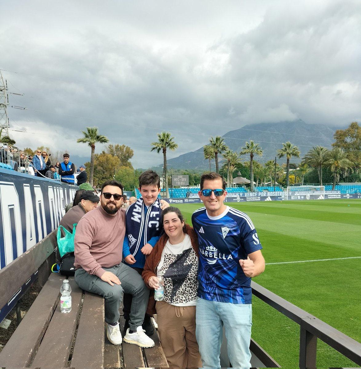 Con mi amigo <a href="/ChapuMiguel89/">Miguel Ángel Chapu</a> de Cortijos Nuevos💪💪😃 Y además victoria del Marbella 3-0 al filial de Sevilla🤍💙