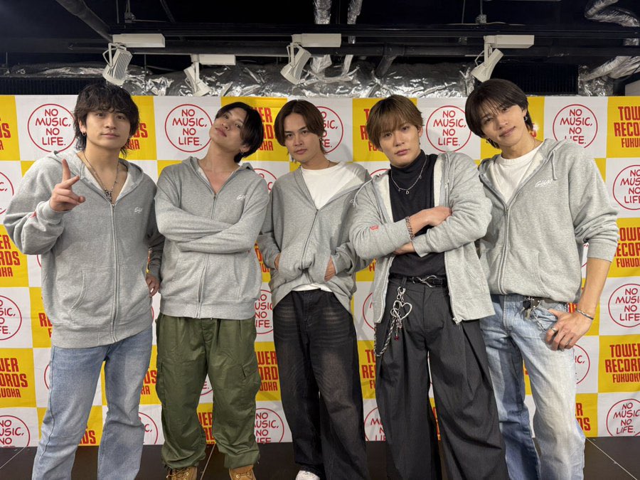 naniwa_078_'s tweet photo. 初めての界隈に参加してみたよぉ
距離が近くてすっごく楽しかった✨
危うく深い沼に落ちるとこだった😫
顔が良すぎた😭
#GUM #福岡
@GUM_taisei https://t.co/jzj9gVazqf
