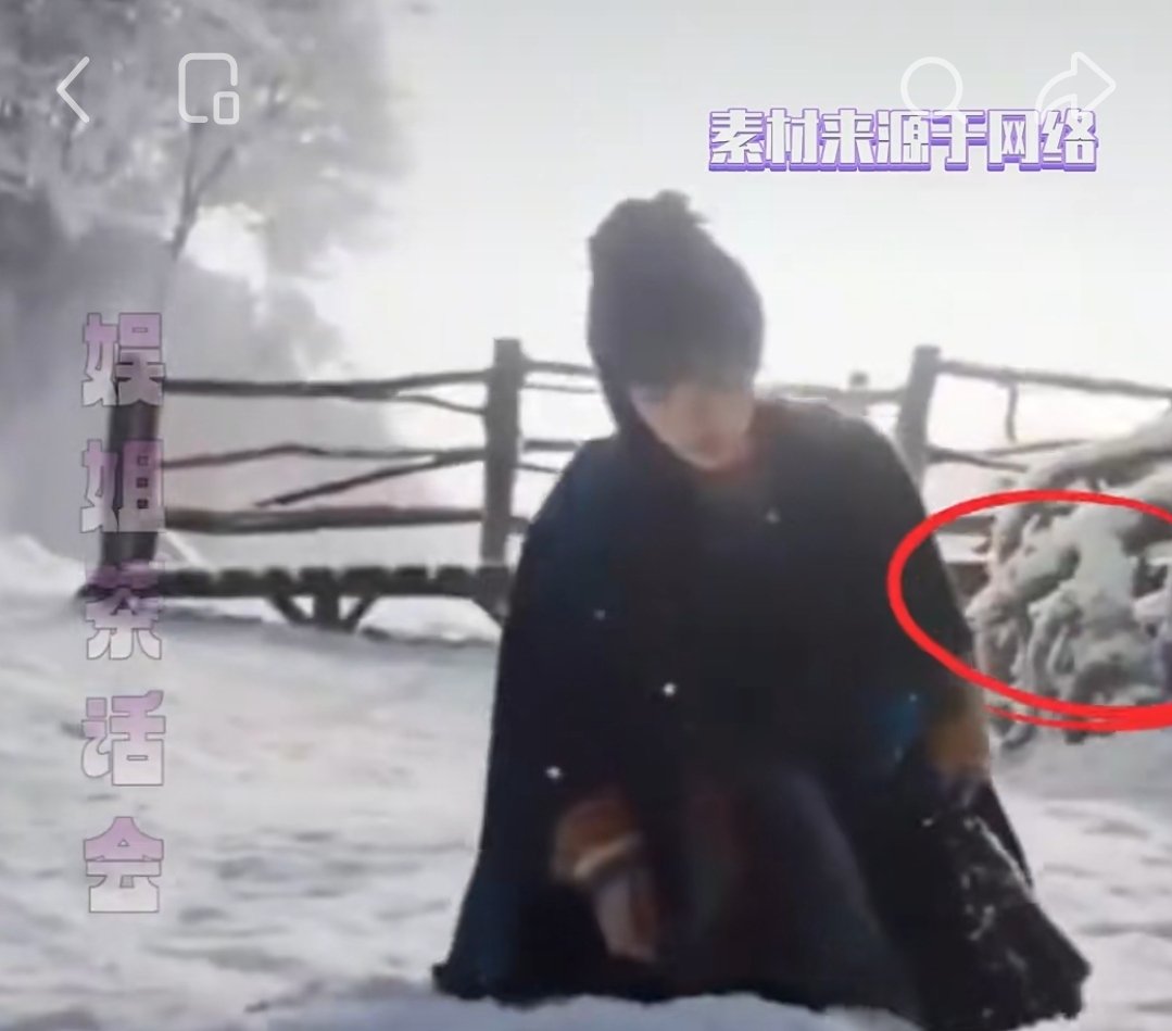 SpringSky2023's tweet photo. Netizens realised that where #FanChangYu found and rescued #XieZheng is the same spot where #XiaoYao found and rescued #TushanJing. Joke is that location is where one can pick up #DengWei in summer &amp; #ZhangLingHe in winter. 

How about you? Summer or Winter boys? 🤪😍🤣😂 https://t.co/yKLd4eJb6z