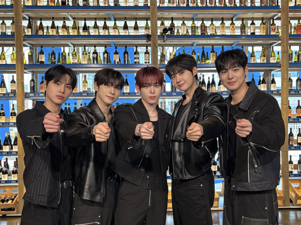 mikanyade__'s tweet image. なになに今2019年なの？😭
プエクって幻かと思ってた。
#PRODUCEX101 #SIXC