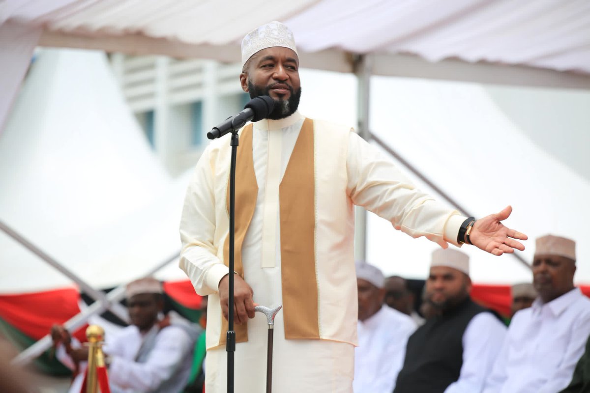 HonFaki's tweet photo. Joined fellow leaders, led by Hassan Ali Joho, and the great people of Mombasa for the Eid Baraza at Treasury Square—a powerful reminder that our strength lies in unity, cohesion, and a shared vision for a peaceful and prosperous county. https://t.co/QCmwYpH7xB