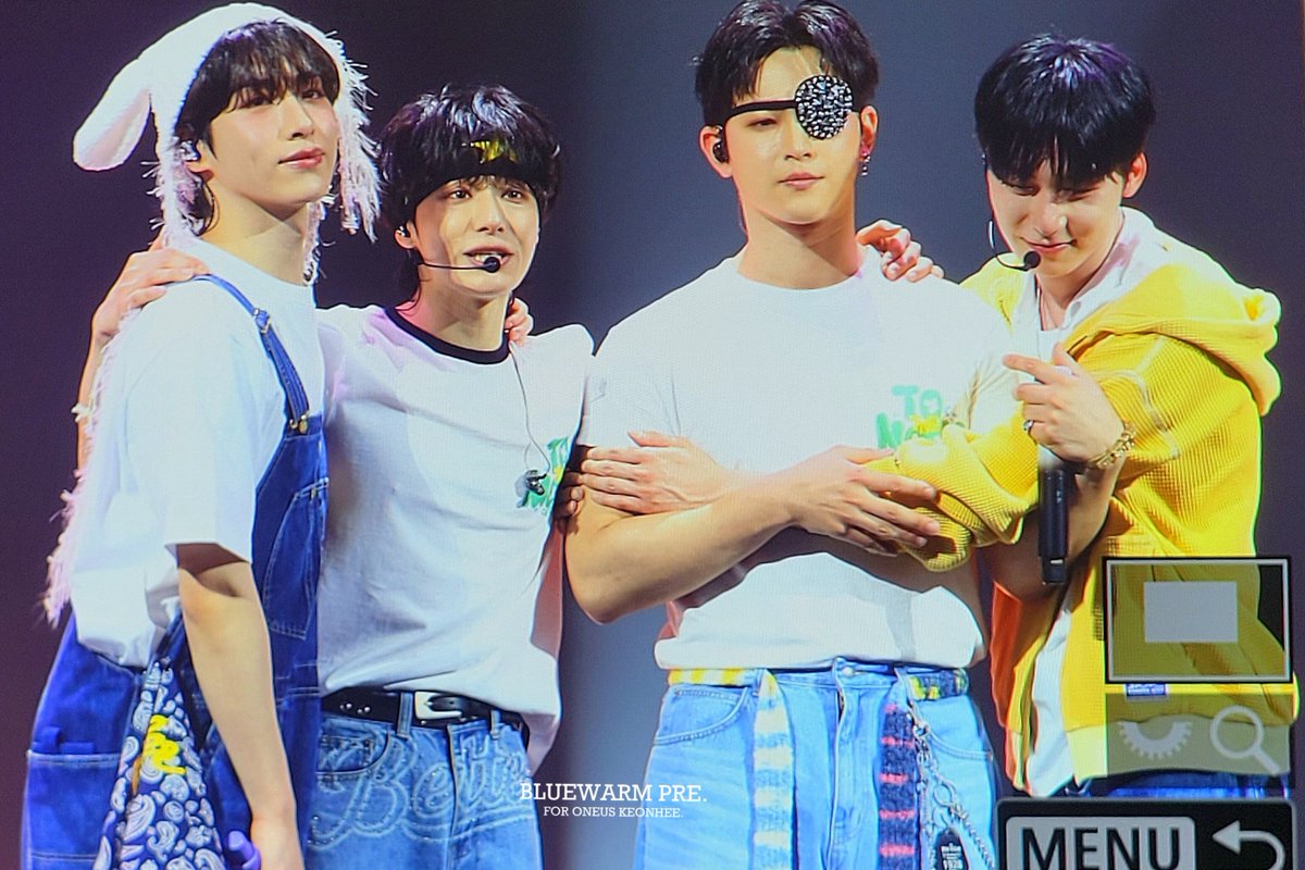 BLUEWARM💙☁️ tweet media