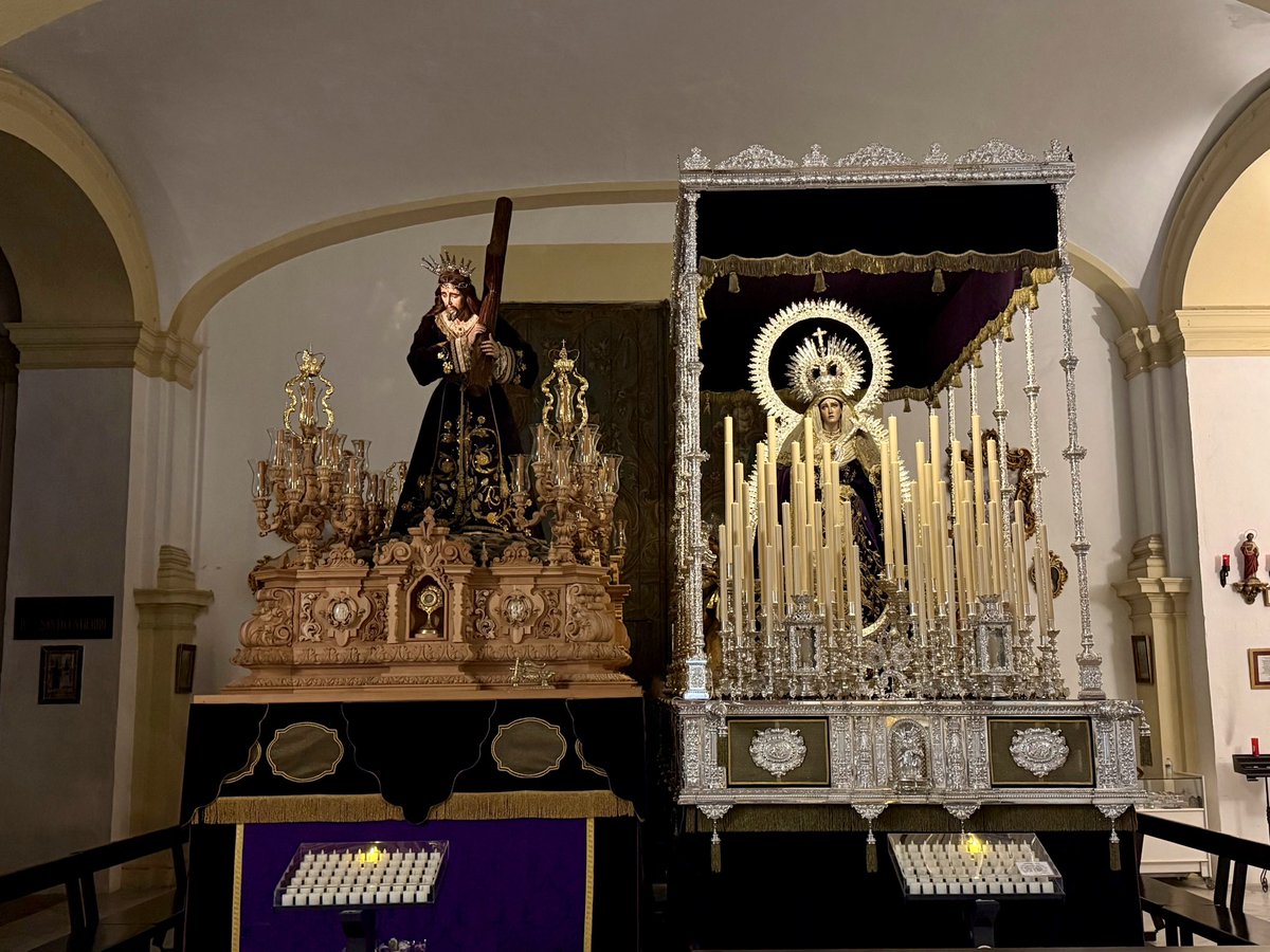 HdaddelSilencio's tweet photo. Nuestros Sagrados Titulares dispuestos para un nuevo Jueves Santo

Ayer, tras la celebración del tradicional Vía Crucis, se procedió a entronizar a Ntro. Padre Jesús del Silencio en su paso procesional, el cual estrena el tallado de la canastilla delantera y trasera. https://t.co/zs2LthuqQ7