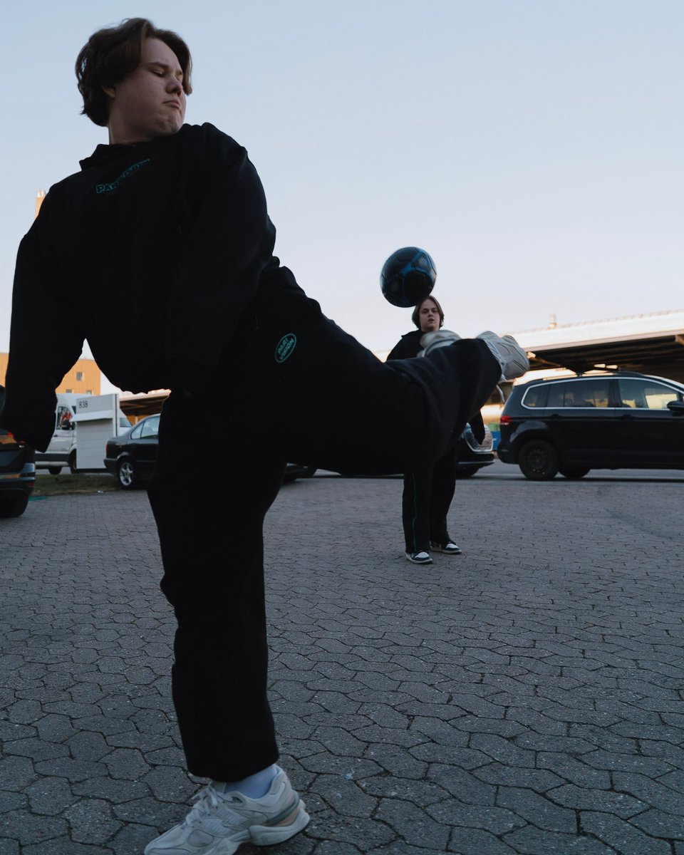 PARIVISION tweet media