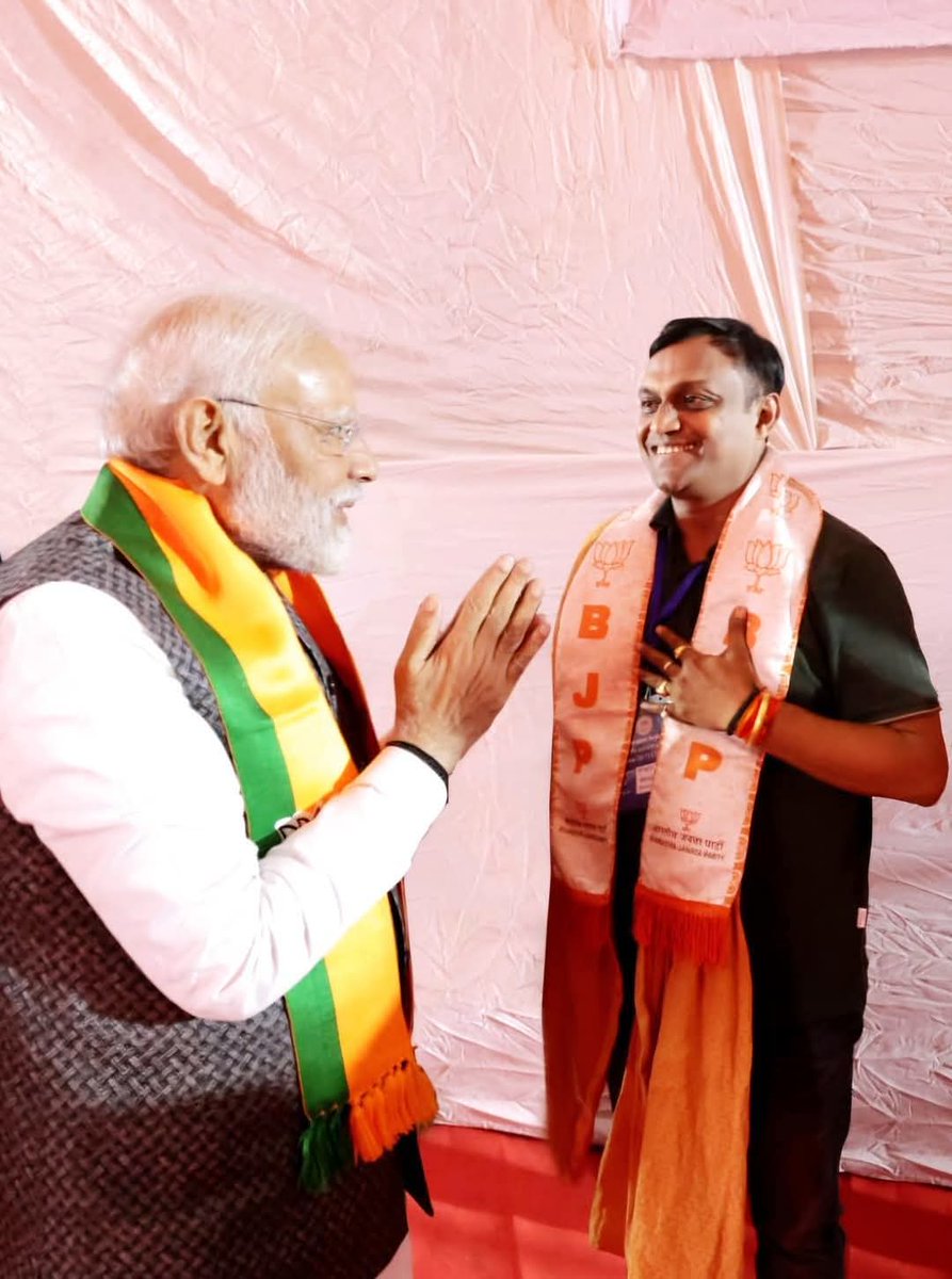 8931 दिनों की यात्रा, एक ही संकल्प — देश सेवा 🙏🏻

गुजरात के मुख्यमंत्री से लेकर भारत के प्रधानमंत्री तक, 8,931 दिनों की यह निरंतर जिम्मेदारी सिर्फ सत्ता की नहीं, बल्कि जनसेवा की कहानी है। हर जनादेश, हर जिम्मेदारी और हर निर्णय में एक ही भावना रही: देश पहले, स्वयं बाद में।

नए भारत