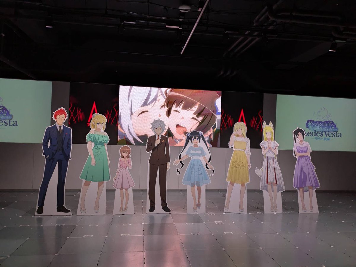 celica_2602's tweet photo. 特別コーナーの展示では、ダンまちの軌跡を辿った年表が印象的でした📚
特に大森先生の軌跡は遊び心のある面白い表現が多用されていて最高でした‼︎
また、会場ではアニメ1期のOPが繰り返し流れていて懐かしさも感じました🎶
これからのダンまちもとっても楽しみです！ https://t.co/ynUKg2oXa0