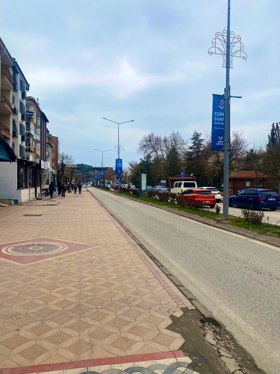 nocontextrakya's tweet photo. Kimi için sadece bir sokak, kimi için yüzlerce anı… https://t.co/HIDUB9H0Ow