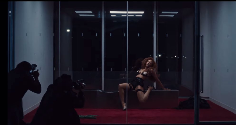 Rayebae🧸ྀི tweet media