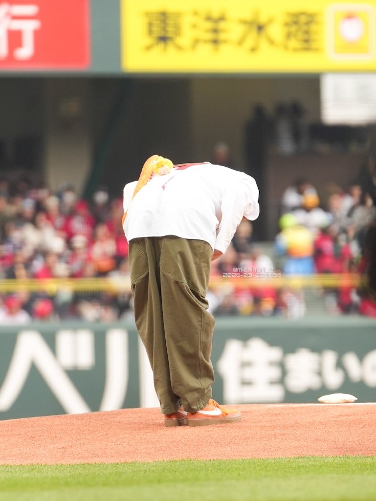 michinari_2's tweet photo. 全方向に礼をするIMP. の椿泰我さん。
20260322 マツダスタジアム https://t.co/EEnDussZrM