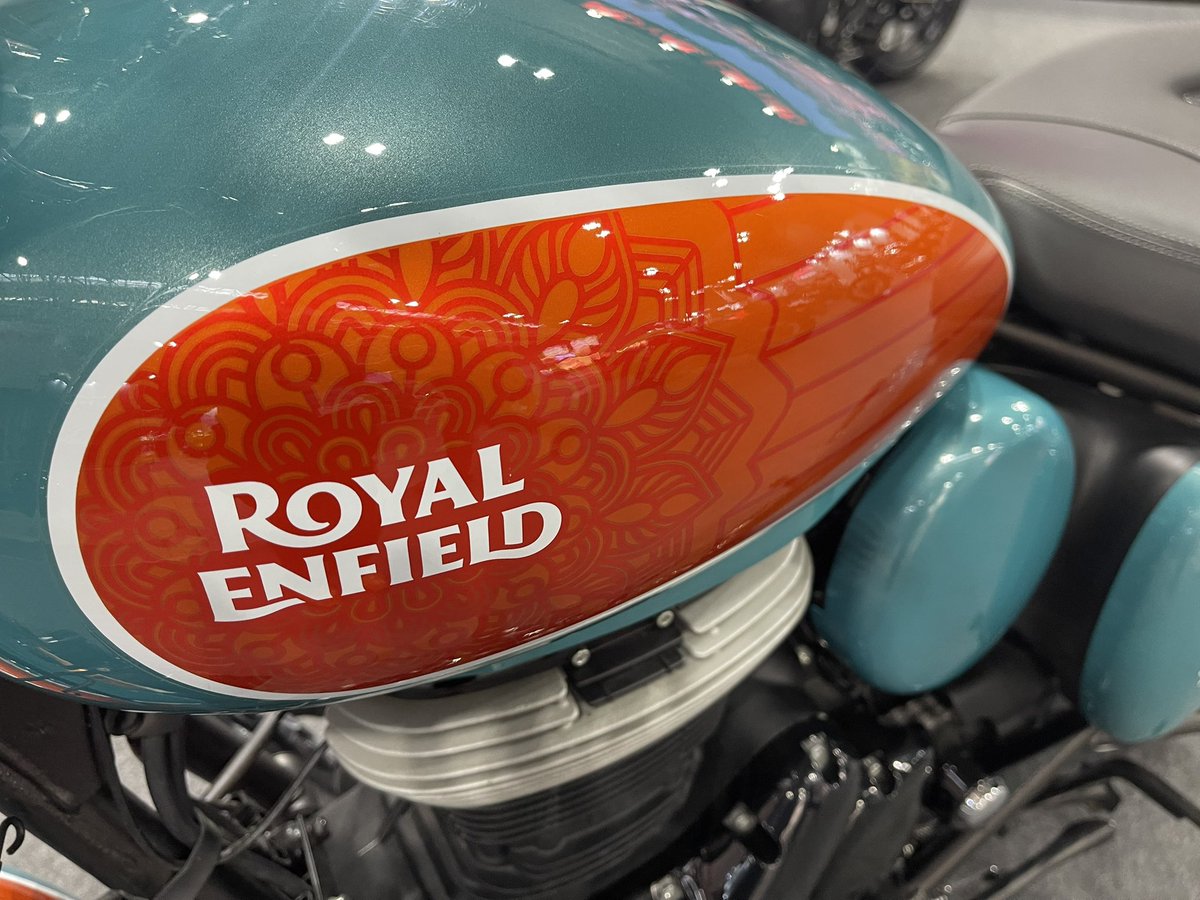 sunmake27's tweet photo. 大阪モーターサイクルショーに3日間 ブーススタッフで参加してました。 

もう放心状態です💦

大阪なら道頓堀 東京なら歌舞伎町を歩く人に声掛けんの😅  もうね戦場よw
現場に居たスタッフの皆さんと変な一体感になったりしてさ  もうね戦友よ。心から労えるの！！  もう全員とハグしたい気持ち😂 https://t.co/VykZ5vTXr4