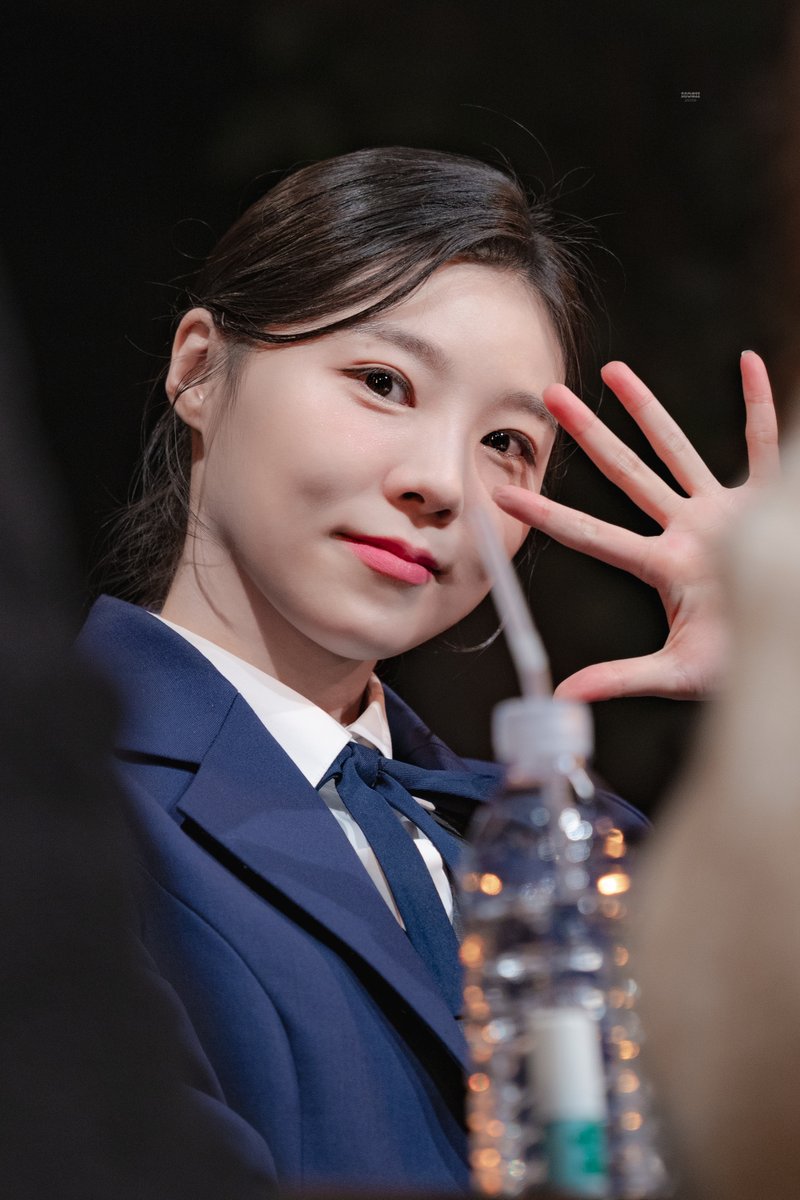Mozii_pic's tweet photo. 260318 A여고 사서의 영광과 비극 사인회

명경 | #이서영

셩하.ᐟ https://t.co/ygIVHM4f3R