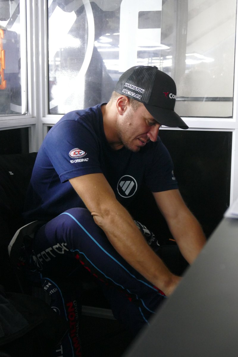 neumaticosnacarrera tweet media