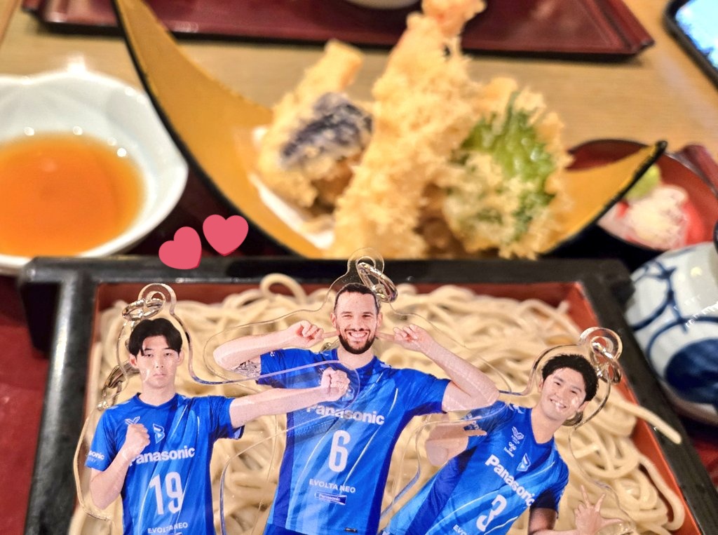 Sweets love tweet media