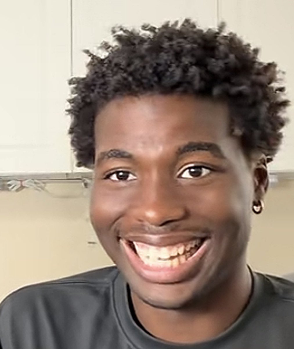 ⋆˚࿔ warren tweet media