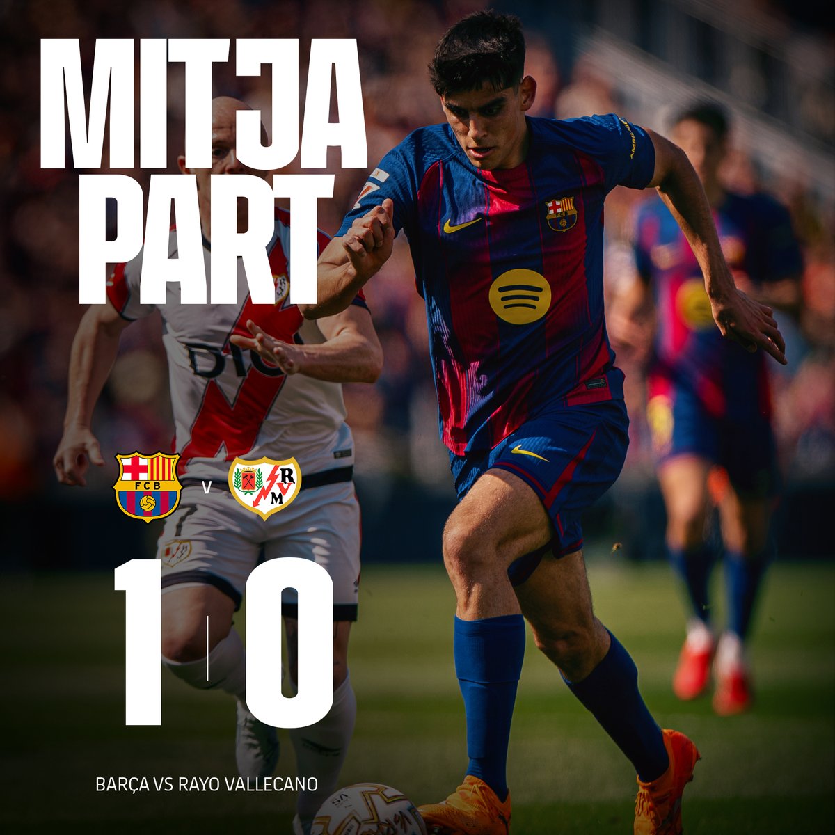 ❗C'est la pause au Spotify Camp Nou, où le Barça mène logiquement grâce à un but de Ronald Araujo de la tête, à la 24e minute. Raphinha a touché du bois #BarçaRayo