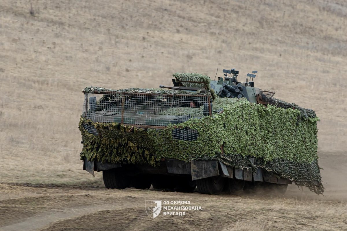 Militarylandnet's tweet photo. 📸  KTO Rosomak armored fighting vehicle of the 44th Mechanized Brigade during action coordination training. https://t.co/H7Cj1pCVOh