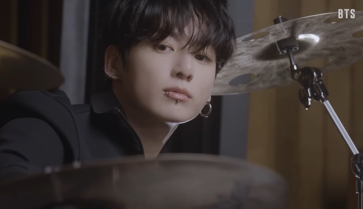 วงนั้นปะ ที่เขาว่ามือกีต้าร์กับมือกลองไม่ถูกกัน