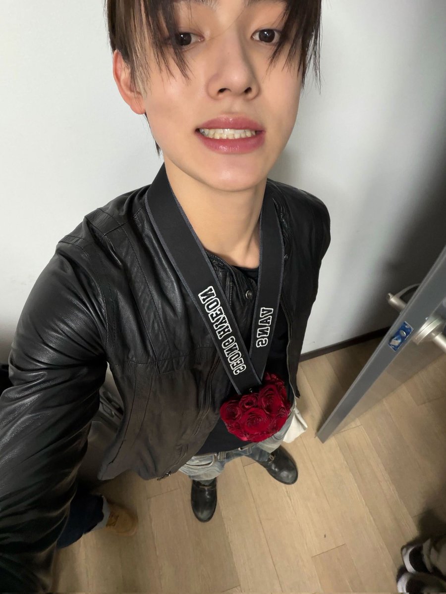 [260322] #SEONGHYEON Weverse Post

vans

#CORTIS #코르티스