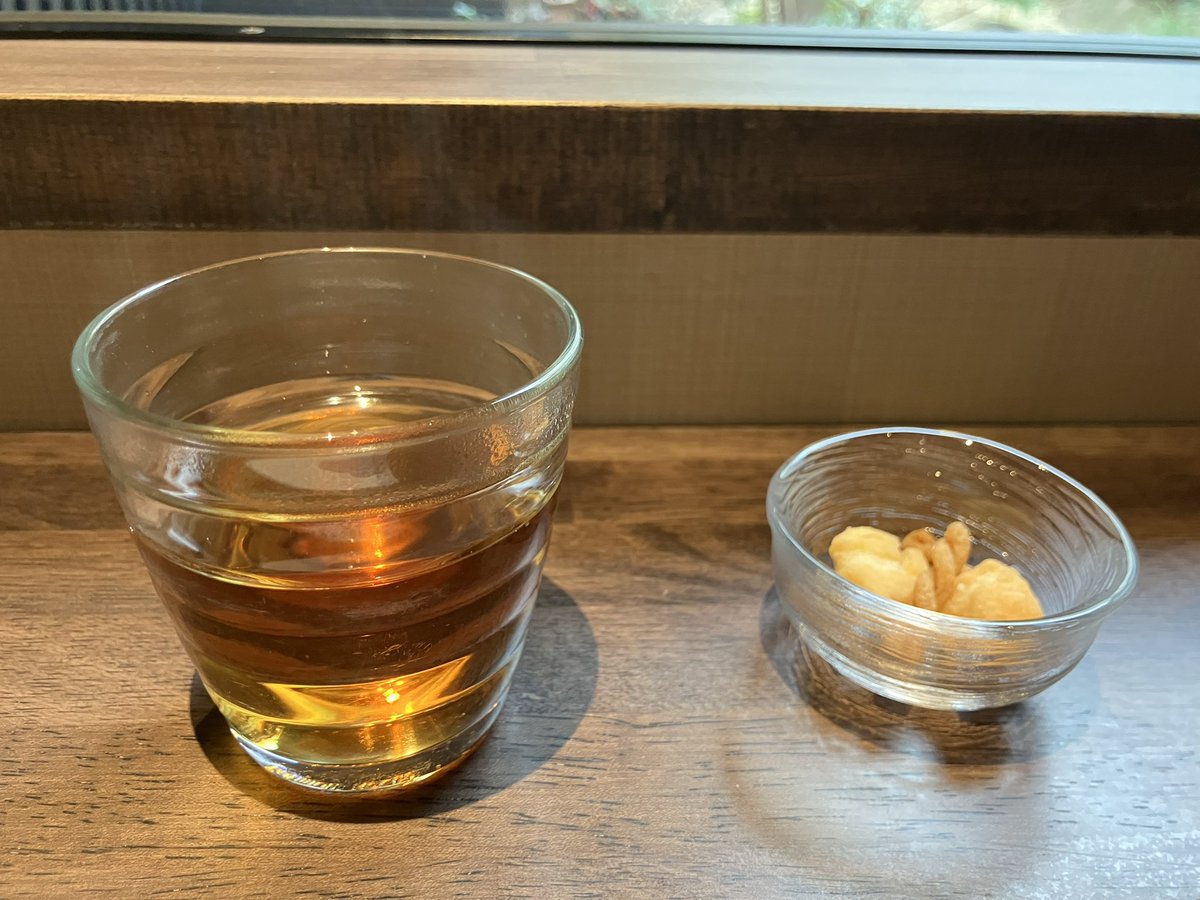 spoon_obasan's tweet photo. 三日月氷菓店@清水五条
不知火
柏に店舗があった頃削りの素晴らしさに魅了され閉店されて寂しく思っていました。京都で再開されて私もやっと来る事が出来ました。落ち着いた素敵な店舗です✨かき氷も美しい✨自家製のアイスも美味しい👏 熱いお茶とつまみ菓子が付くのも嬉しい🥰再訪したい❣️ https://t.co/hsByjHS1wT