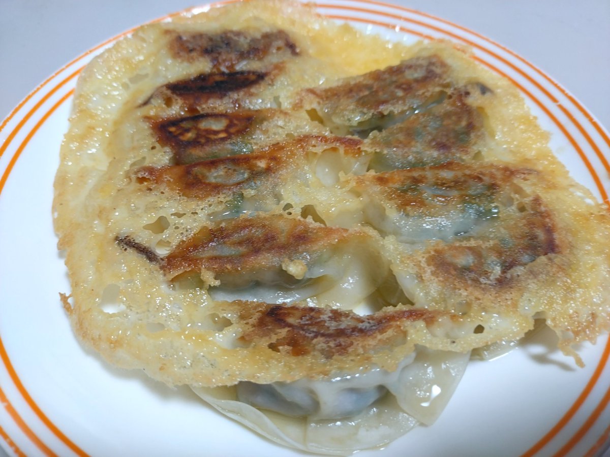 kenmun_mun's tweet photo. 餃子
#料理記録 #自炊記録 #自炊 #おうちご飯 https://t.co/tPmrxpJioz