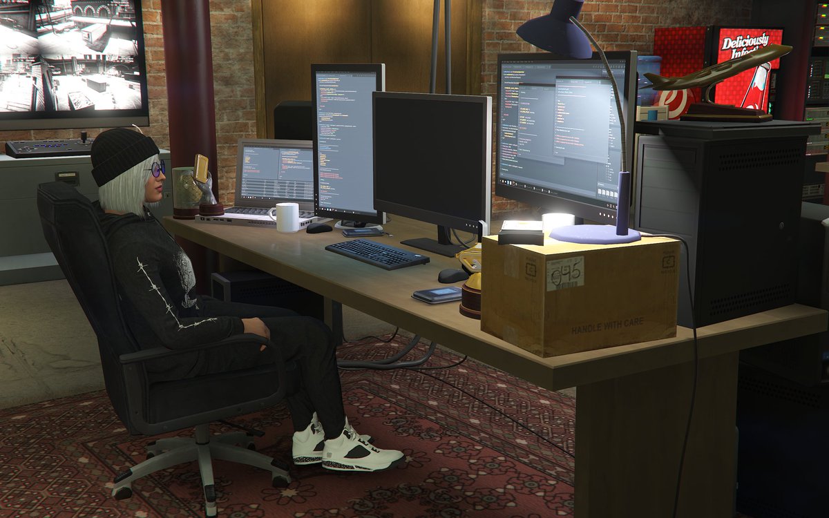 BlackDron80 tweet media