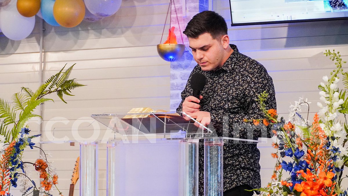 CCOANHarry's tweet photo. Prophet George is preaching a message entitled โ๐๐๐ ๐๐๐๐๐๐ ๐๐
๐๐๐ ๐๐๐๐๐๐๐๐๐๐,โ
#CCOANAlmere #SundayService #ProphetHarry #ProphetGeorge #Sermon https://t.co/Ke8l3ZE49E