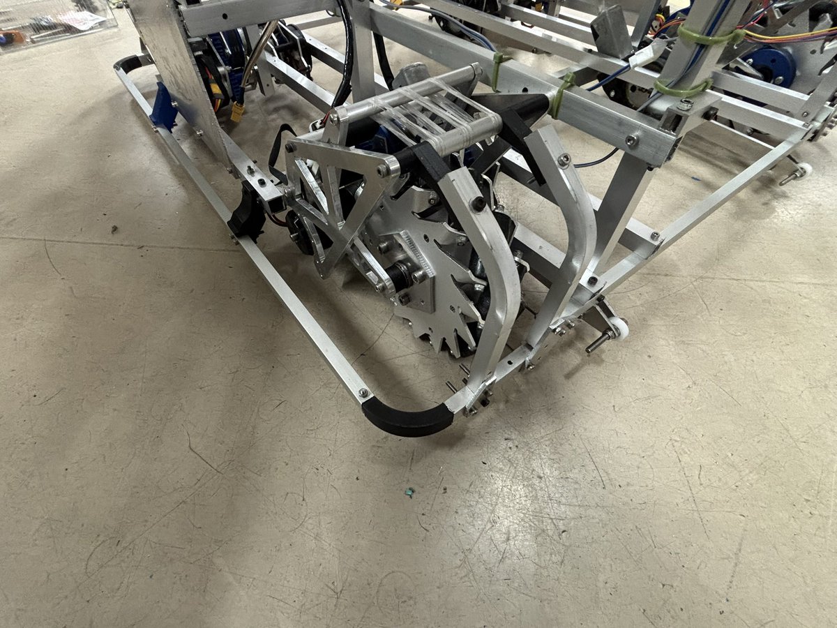 グロタン tweet media