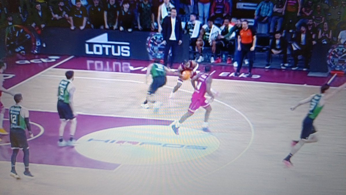 AlbertEscuer tweet media