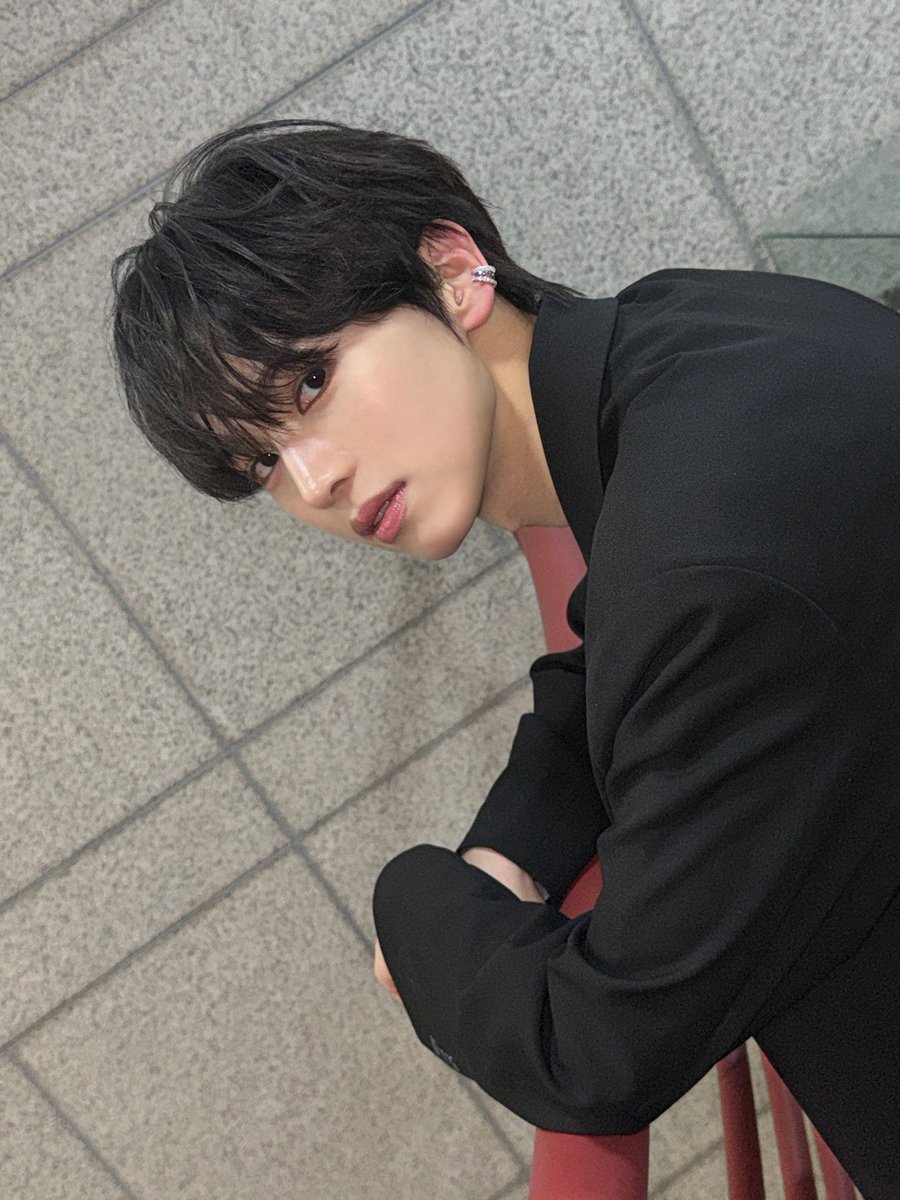 TUNEXX_official's tweet photo. 우리 story's turning on

#TUNEXX #튜넥스
#Inhu #인후
#SET_BY_US_ONLY
#내가_살아있다는_증거 https://t.co/iPZqvKpl7T