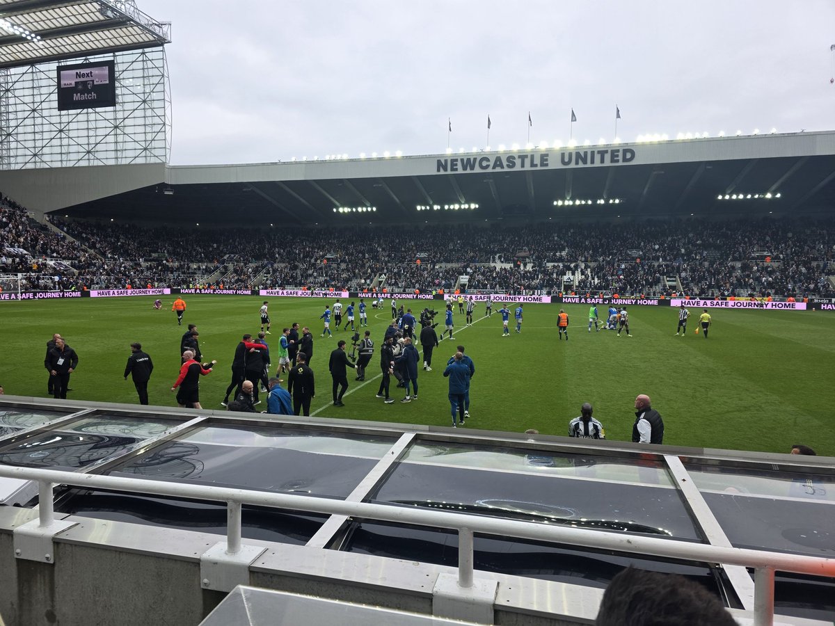 Mark Douglas tweet media