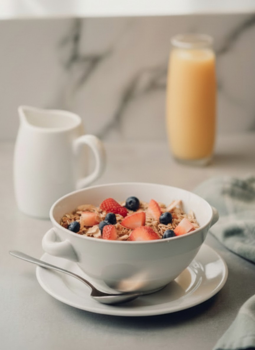 GoGoldenGirl's tweet image. Snack Smarter…your body deserves snacks that work as hard as you do.

🌾 Whole grain
💪 Nuts &amp;amp; seeds
🌿 Real ingredients
✨ No nonsense

Golden Girl Granola = smarter crunching. #HealthyHabits #BeyondDelicious