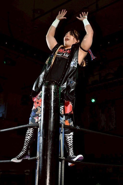 unico28ddt's tweet photo. 勝俣さんの復帰、須見のUNIVERSAL戴冠。
同じユニットとして、本当に誇らしかった！あの景色を見て、このユニットの凄さを改めて感じた。
その分、自分はまだ届いていない悔しさもある。
でもこのままで終わる気はない。次は自分があの場所に立つ。
#ddtpro #JudgmentDDT https://t.co/JYsBCE95up