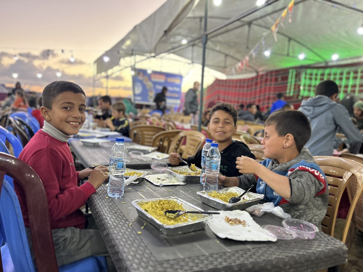 🍲 In Gaza, families gathered for a community iftar, sharing meals and hope despite hardship.

🤝 Your support made these moments of relief and togetherness possible.

🔗 minhajwelfare.org

#MWF #HelpFeed #CookedMeals #CommunityIftar #Gaza #Palestine #RamadanWithMWF