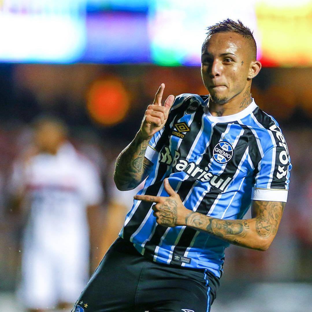 Footballdayy tweet media