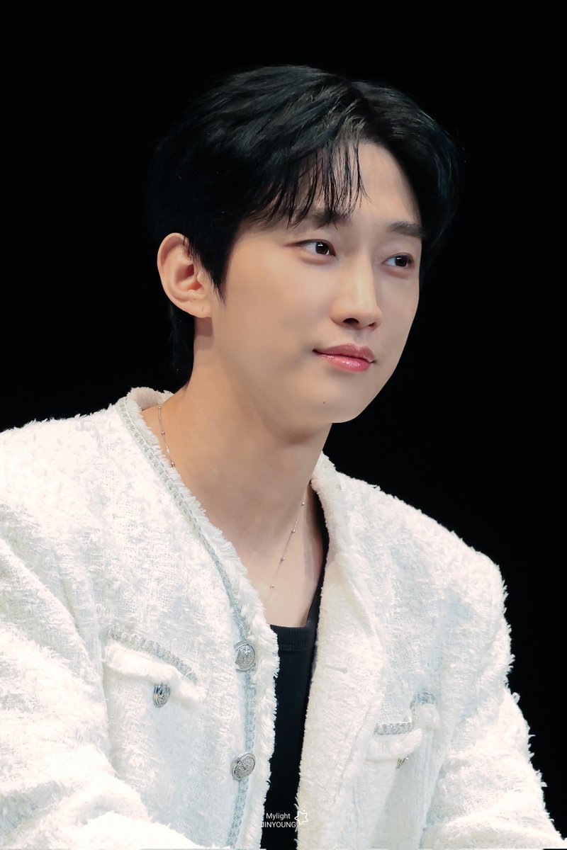 소중한 나의 빛,진영🌟 tweet media