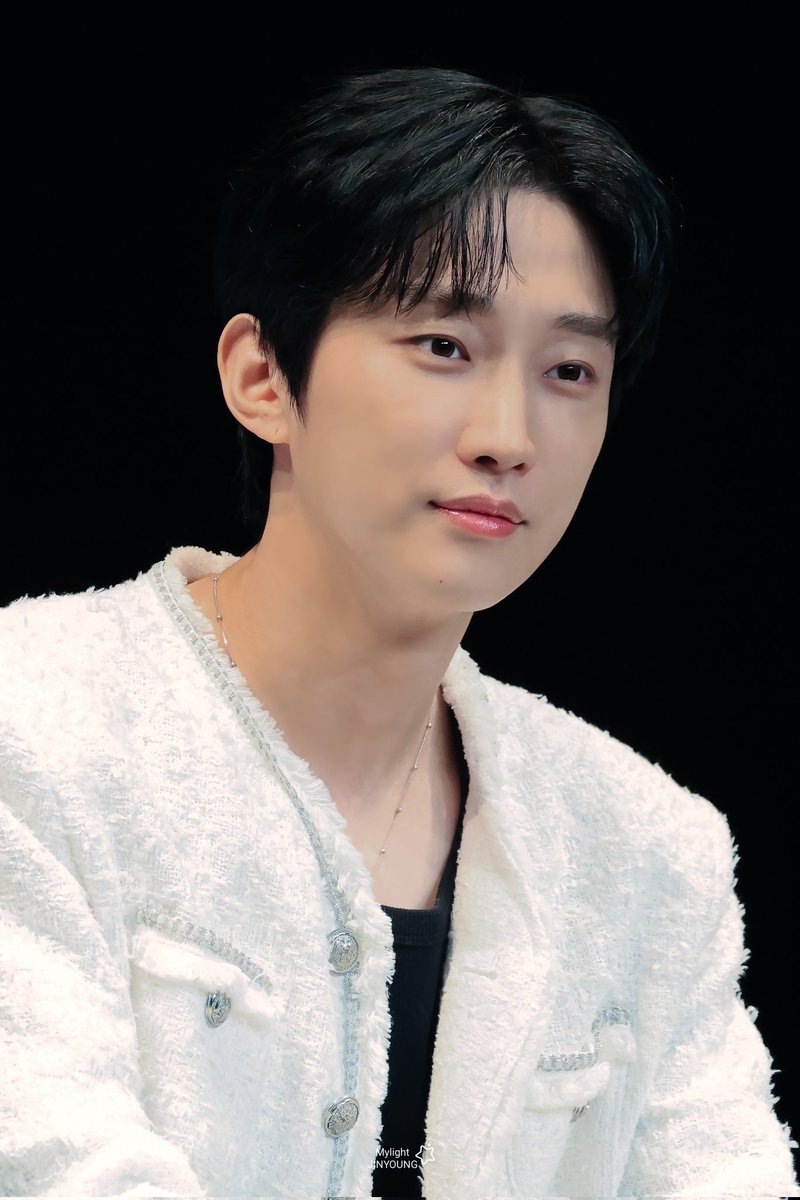 소중한 나의 빛,진영🌟 tweet media