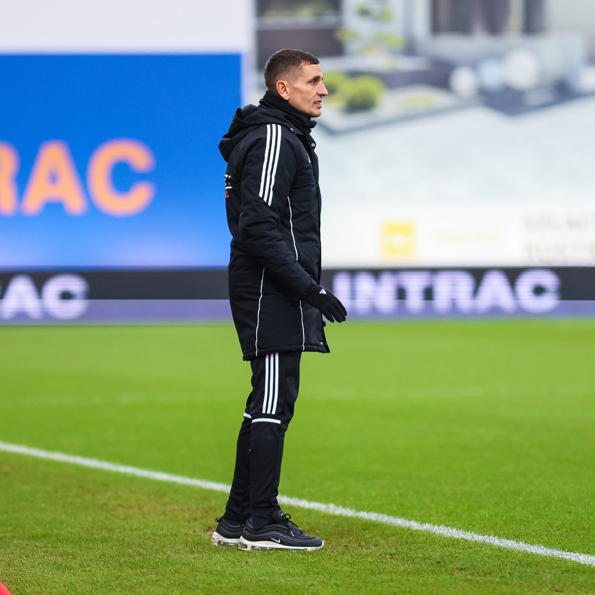_Ekstraklasa_'s tweet image. Jedyna drużyna bez zwycięstwa w tym roku. Jak się przełamywać, to z najlepszymi? 🧐

#LPOBBT 0:0