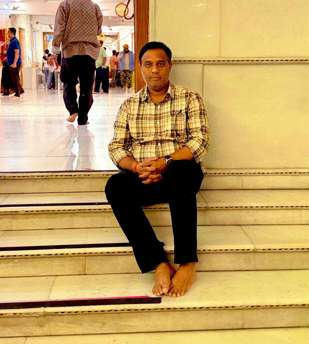 deepakrishi0's tweet photo. राम दुआरे तुम रखवारे होत न आज्ञा बिनु पैसारे 
सब सुख लहे तुम्हारी सरना तुम रक्षक काहू को डरना!!

आज हनुमान जी के श्री चरणों में!!
पवनपुत्र हनुमान जी की जय!!🎉🙏 https://t.co/EutDPQtWKg