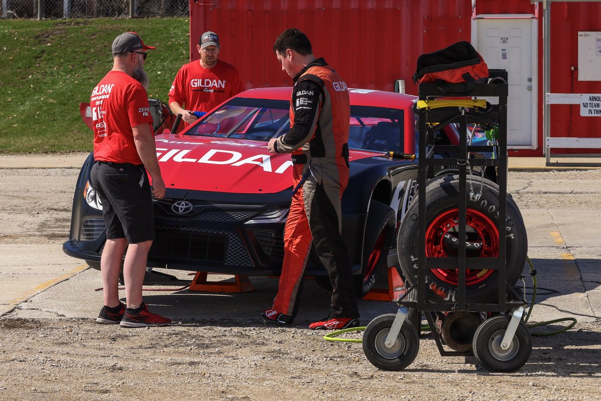 Gildan Racing tweet media