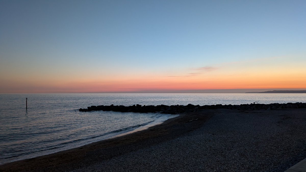 CuriousWorld3's tweet photo. After a long and cold Winter, Spring is upon us. #westbaydorset https://t.co/w0OxiGyq5E