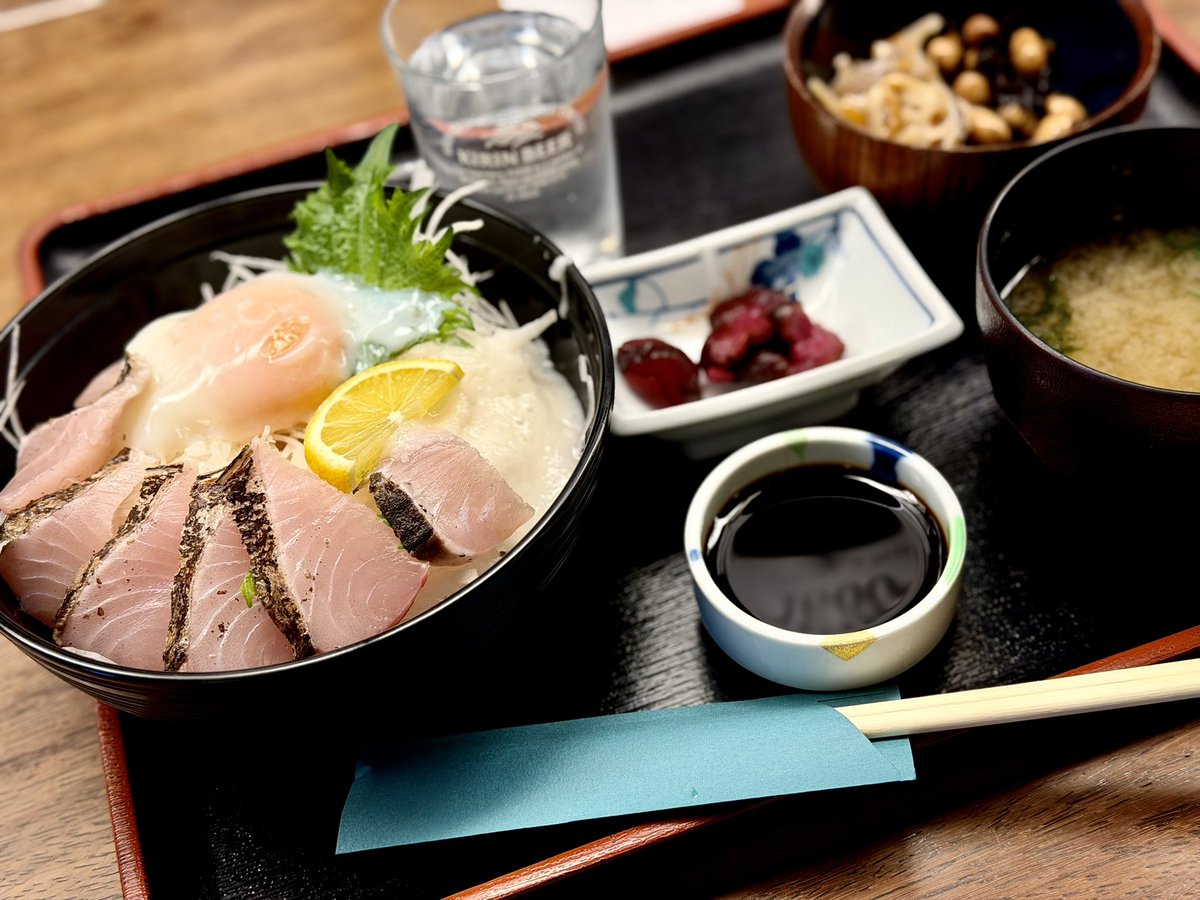 run_sd's tweet photo. 倉敷の旅…
モーニング～ランチ・Cafeの一部

観光客の方ですか～?
なら鰆を食べてください!!って。
初めての鰆のたたき丼。 ホンマに美味しかったですぅ https://t.co/QfN2j0DYZm