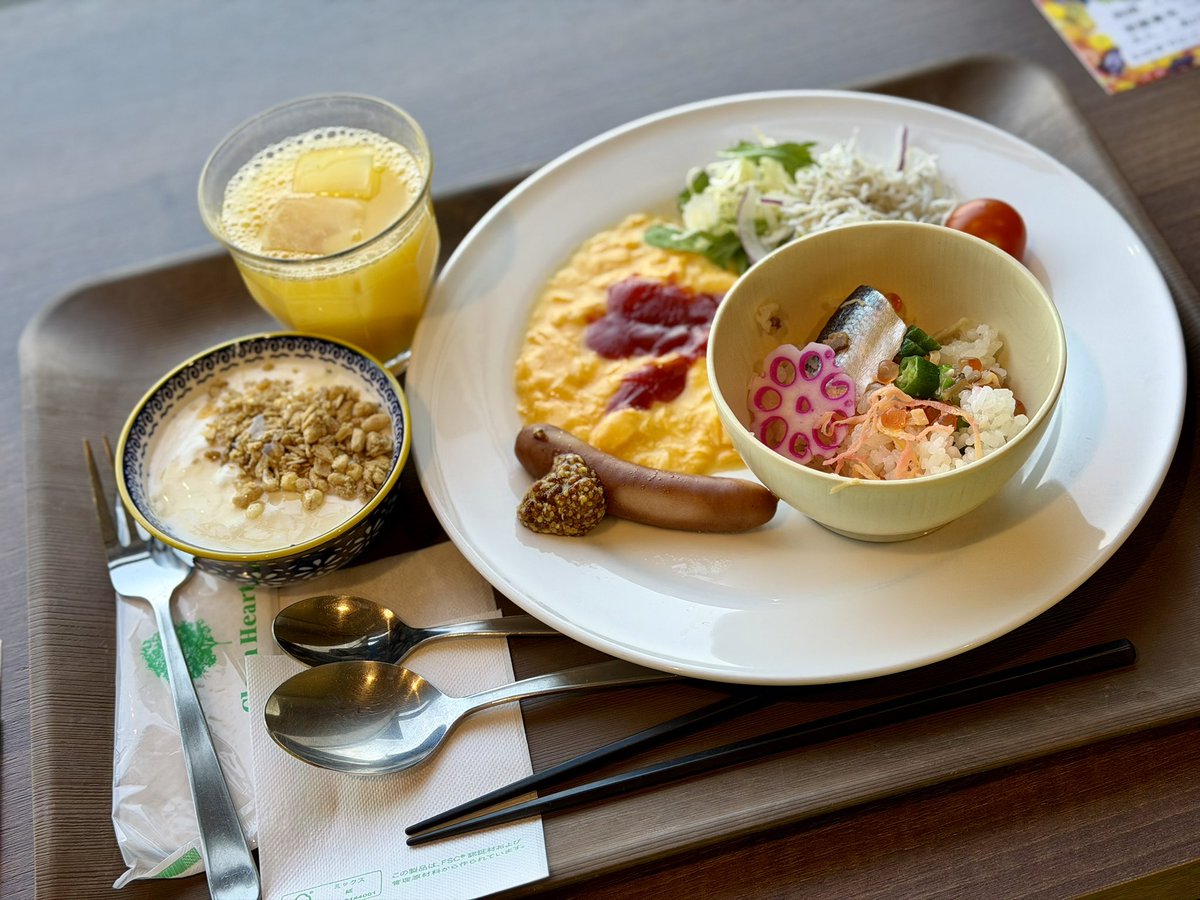 run_sd's tweet photo. 倉敷の旅…
モーニング～ランチ・Cafeの一部

観光客の方ですか～?
なら鰆を食べてください!!って。
初めての鰆のたたき丼。 ホンマに美味しかったですぅ https://t.co/QfN2j0DYZm